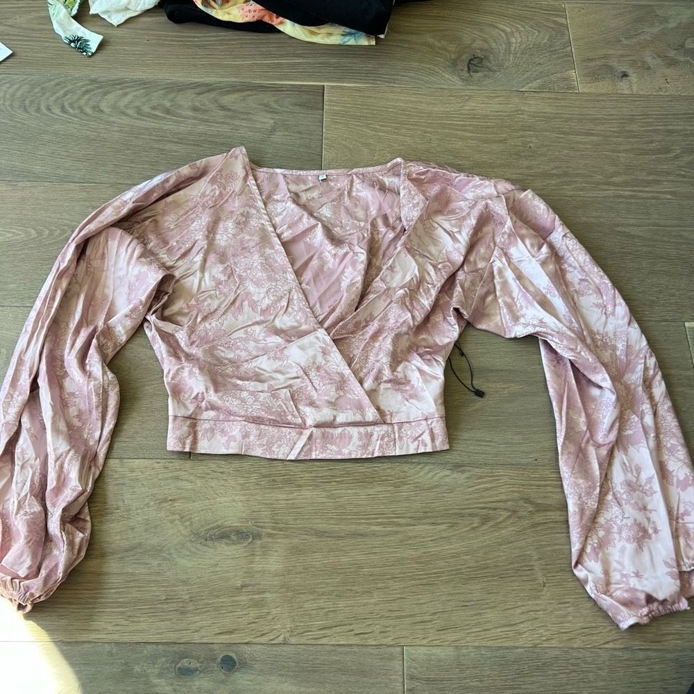 Superdown Isabella Kimono Top Size S in Pink - Picture 3 of 5